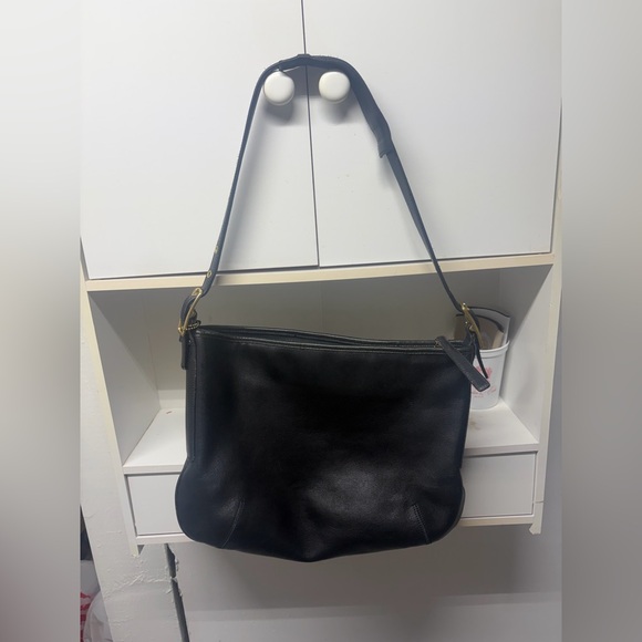 Coach Handbags - Vintage coach bag